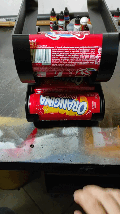 Distributeur de cannettes